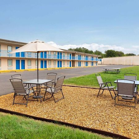 Super 8 By Wyndham Paducah I-24 Exit 4 Hotel Bagian luar foto