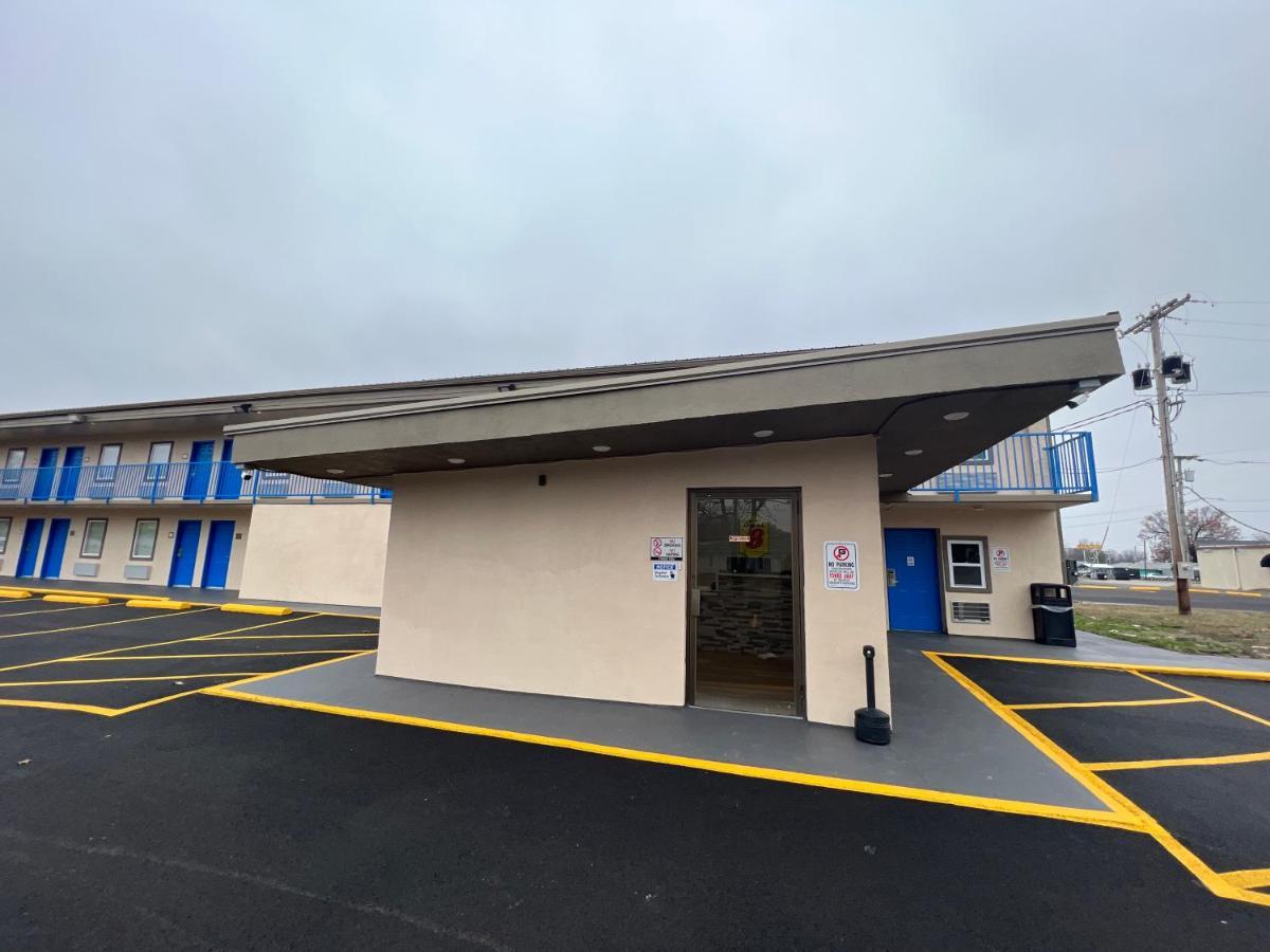 Super 8 By Wyndham Paducah I-24 Exit 4 Hotel Bagian luar foto