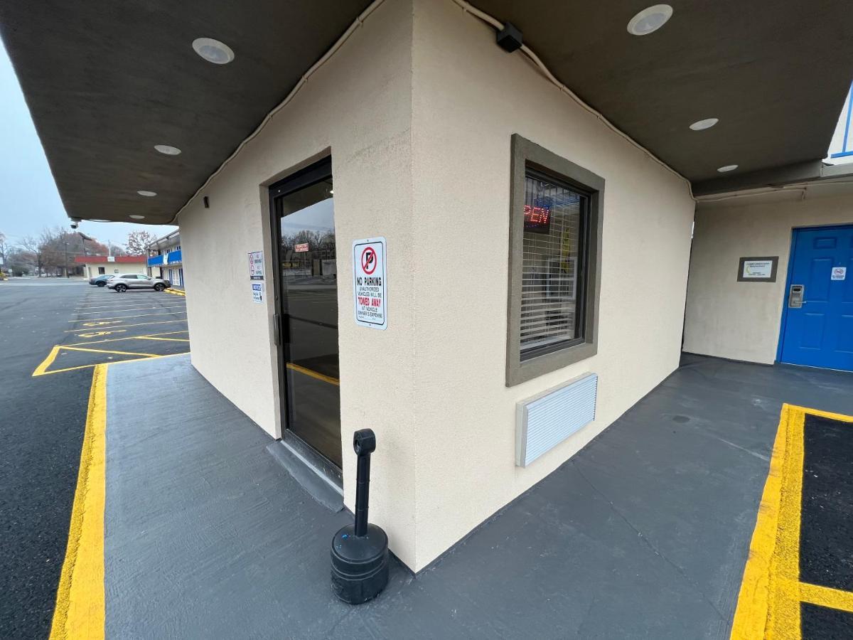 Super 8 By Wyndham Paducah I-24 Exit 4 Hotel Bagian luar foto