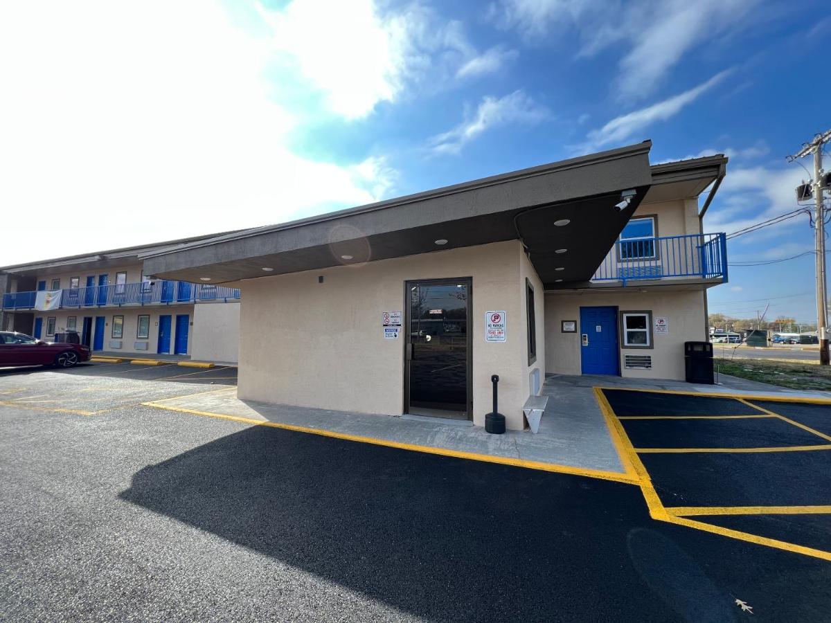 Super 8 By Wyndham Paducah I-24 Exit 4 Hotel Bagian luar foto