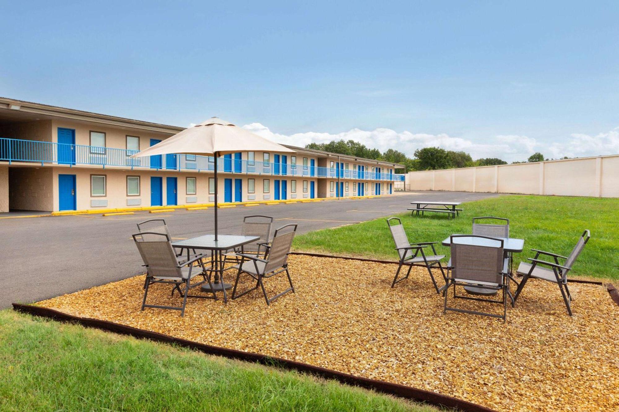 Super 8 By Wyndham Paducah I-24 Exit 4 Hotel Bagian luar foto