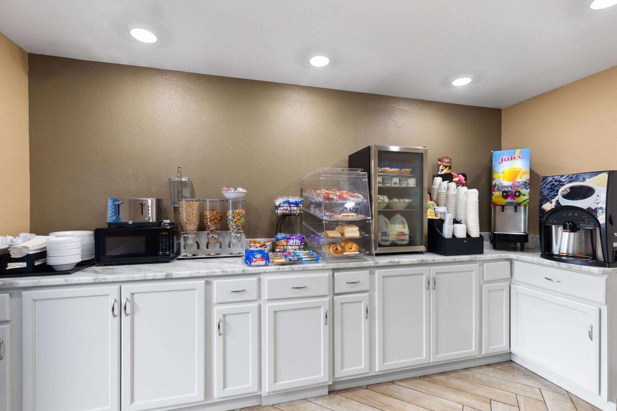Super 8 By Wyndham Paducah I-24 Exit 4 Hotel Bagian luar foto