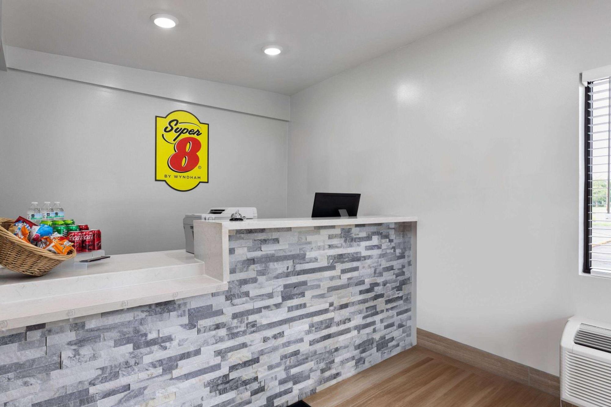 Super 8 By Wyndham Paducah I-24 Exit 4 Hotel Bagian luar foto