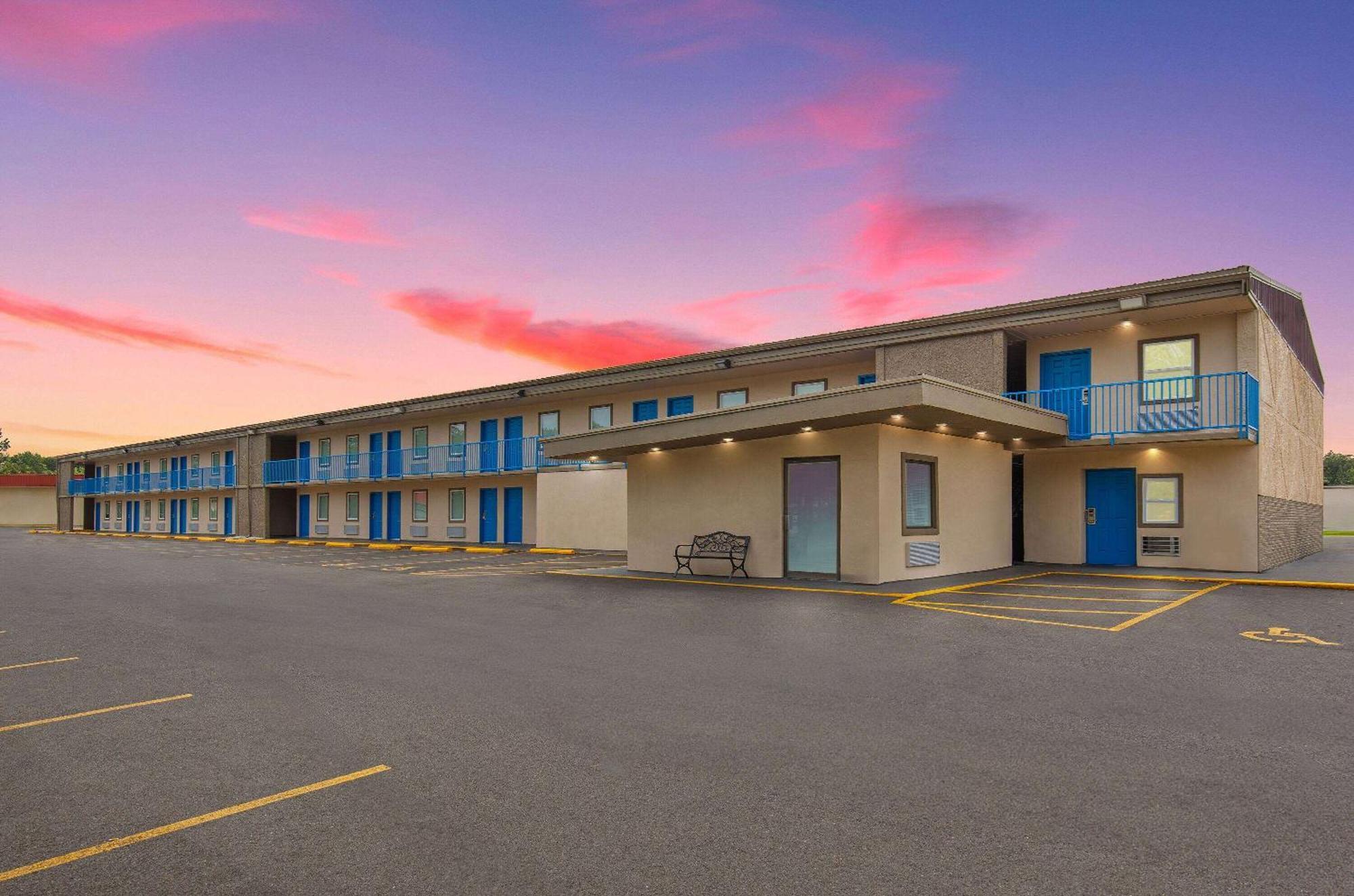 Super 8 By Wyndham Paducah I-24 Exit 4 Hotel Bagian luar foto